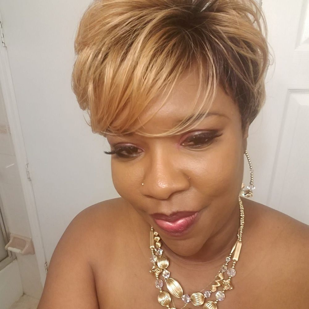 Meet your Posher, Latonya